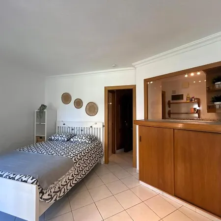 Estudio Centro Internacional Apartman *
